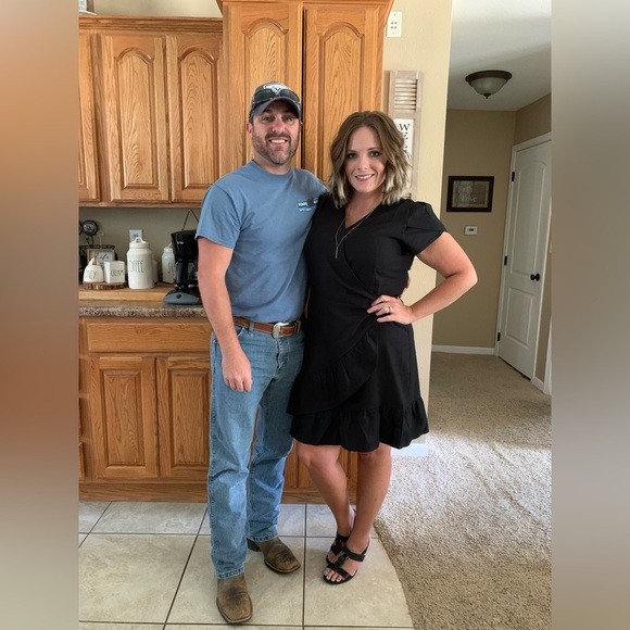 Meet your Posher, Megan - Picture 2 of 3